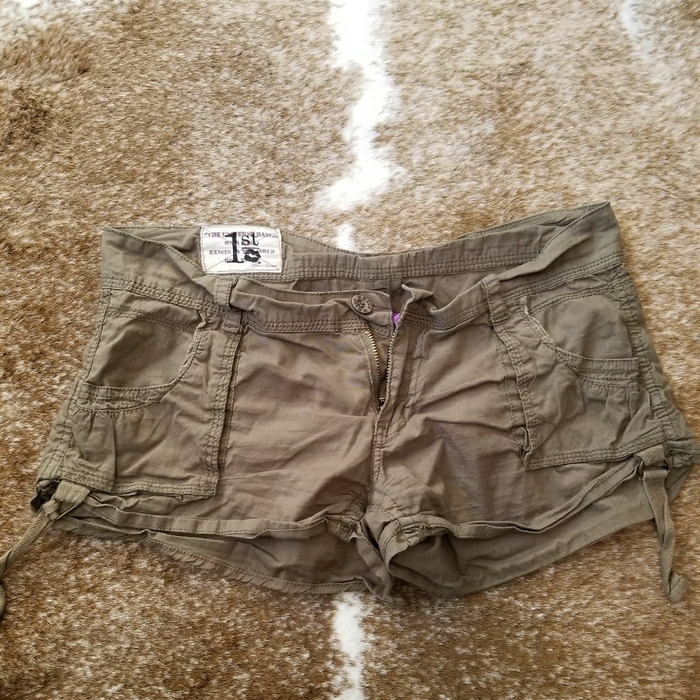 Army green 1st kiss shorts